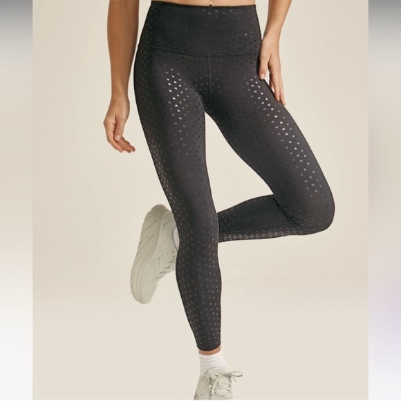 Beyond Yoga High-Waist Midi Leggings Black
Foil Sparkle Size Large - Picture 2 of 9